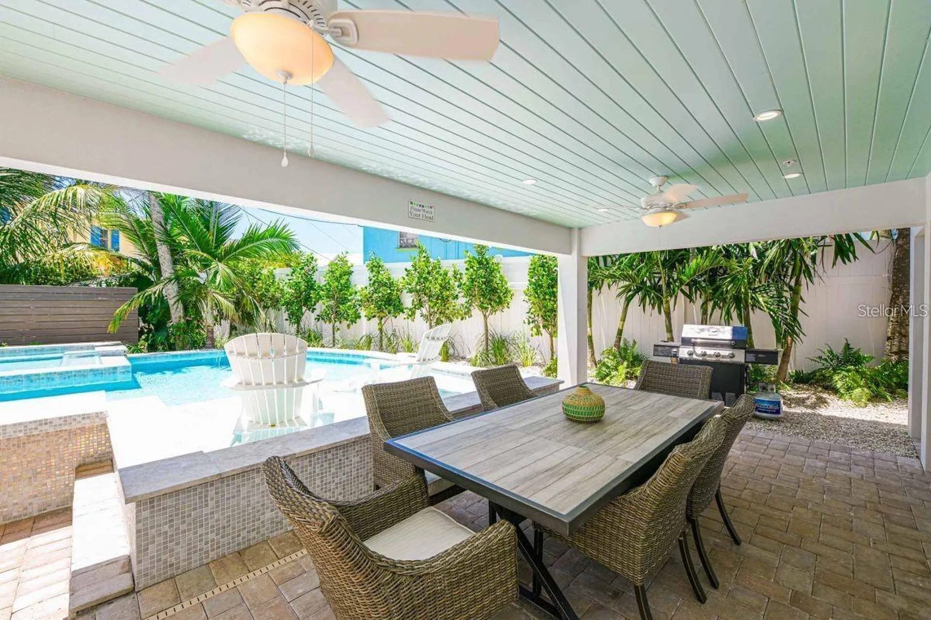 332 Avenida De Mayo Sarasota FL 34242