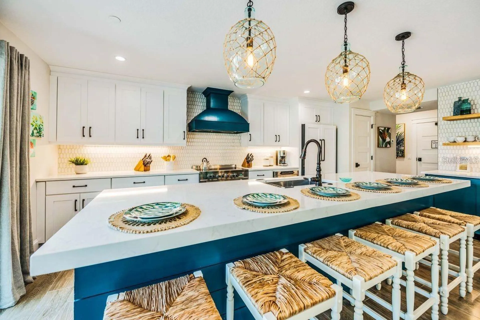 332 Avenida De Mayo Sarasota FL 34242