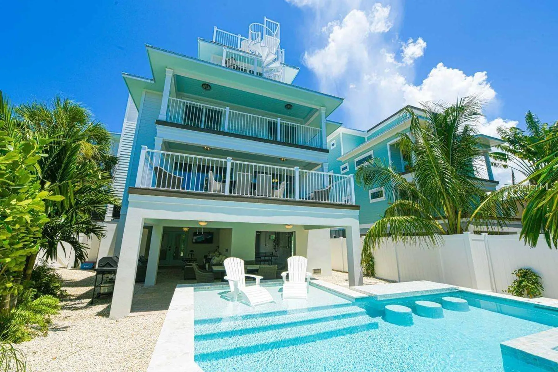 332 Avenida De Mayo Sarasota FL 34242