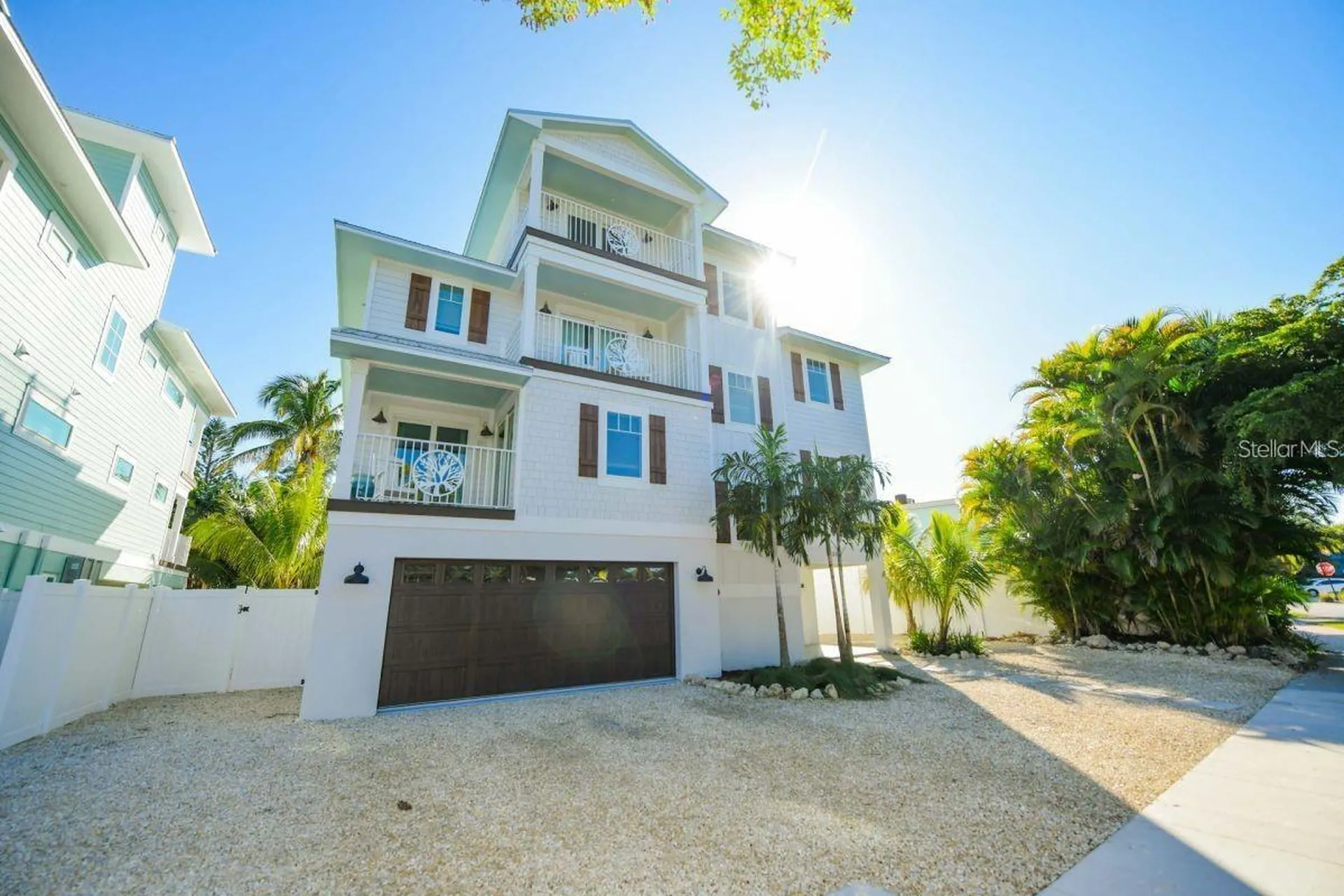 332 Avenida De Mayo Sarasota FL 34242