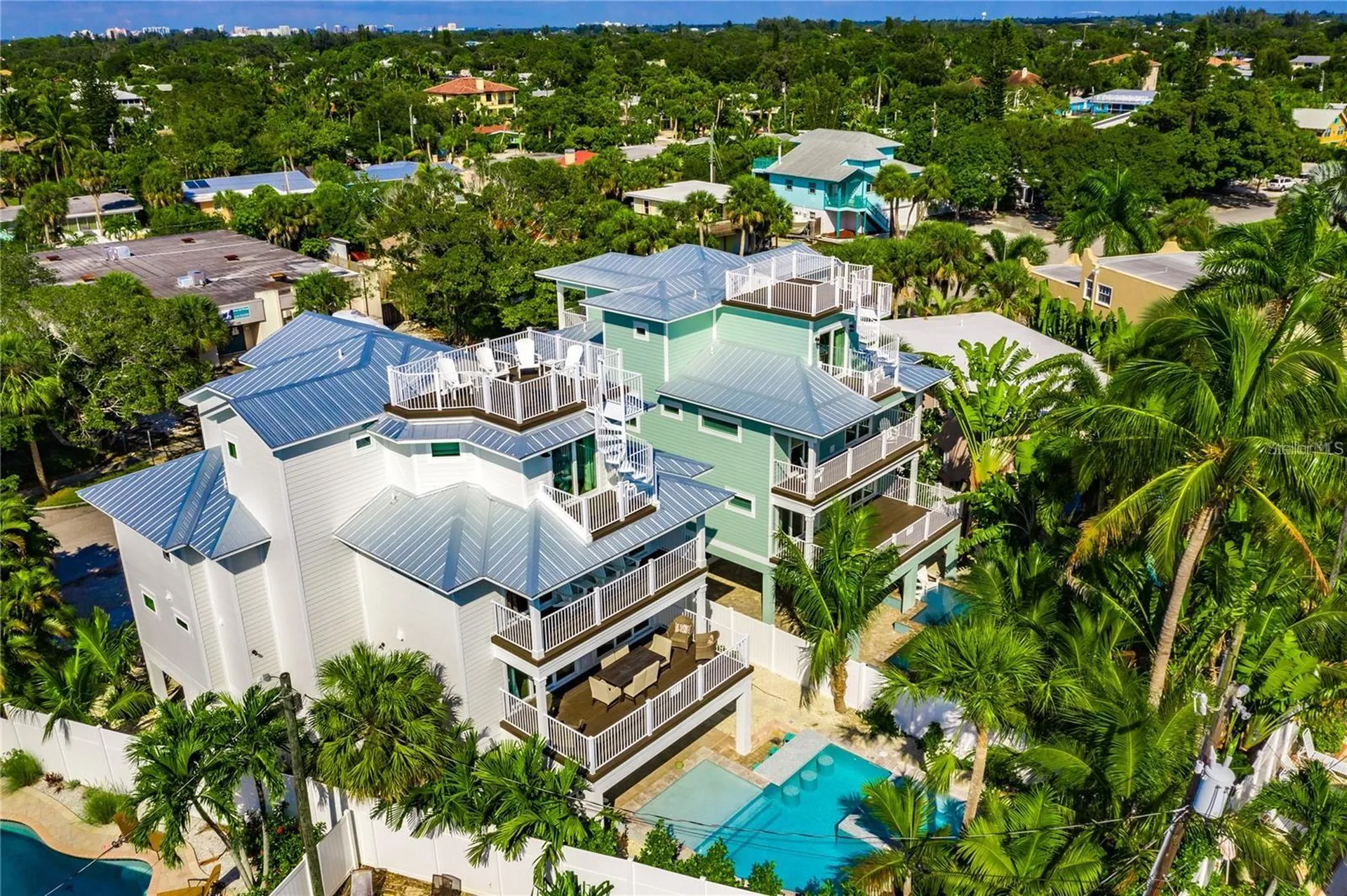 332 Avenida De Mayo Sarasota FL 34242