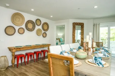 332 Avenida De Mayo Sarasota FL 34242