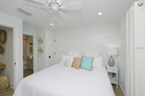 332 Avenida De Mayo Sarasota FL 34242
