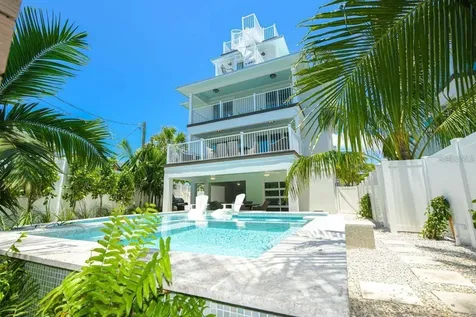332 Avenida De Mayo Sarasota FL 34242