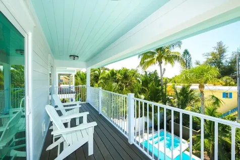 332 Avenida De Mayo Sarasota FL 34242