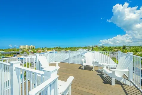 332 Avenida De Mayo Sarasota FL 34242