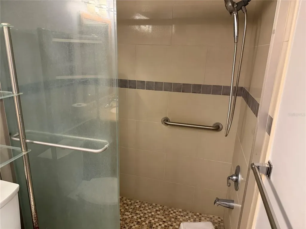 1221 Drew Street Clearwater FL 33755