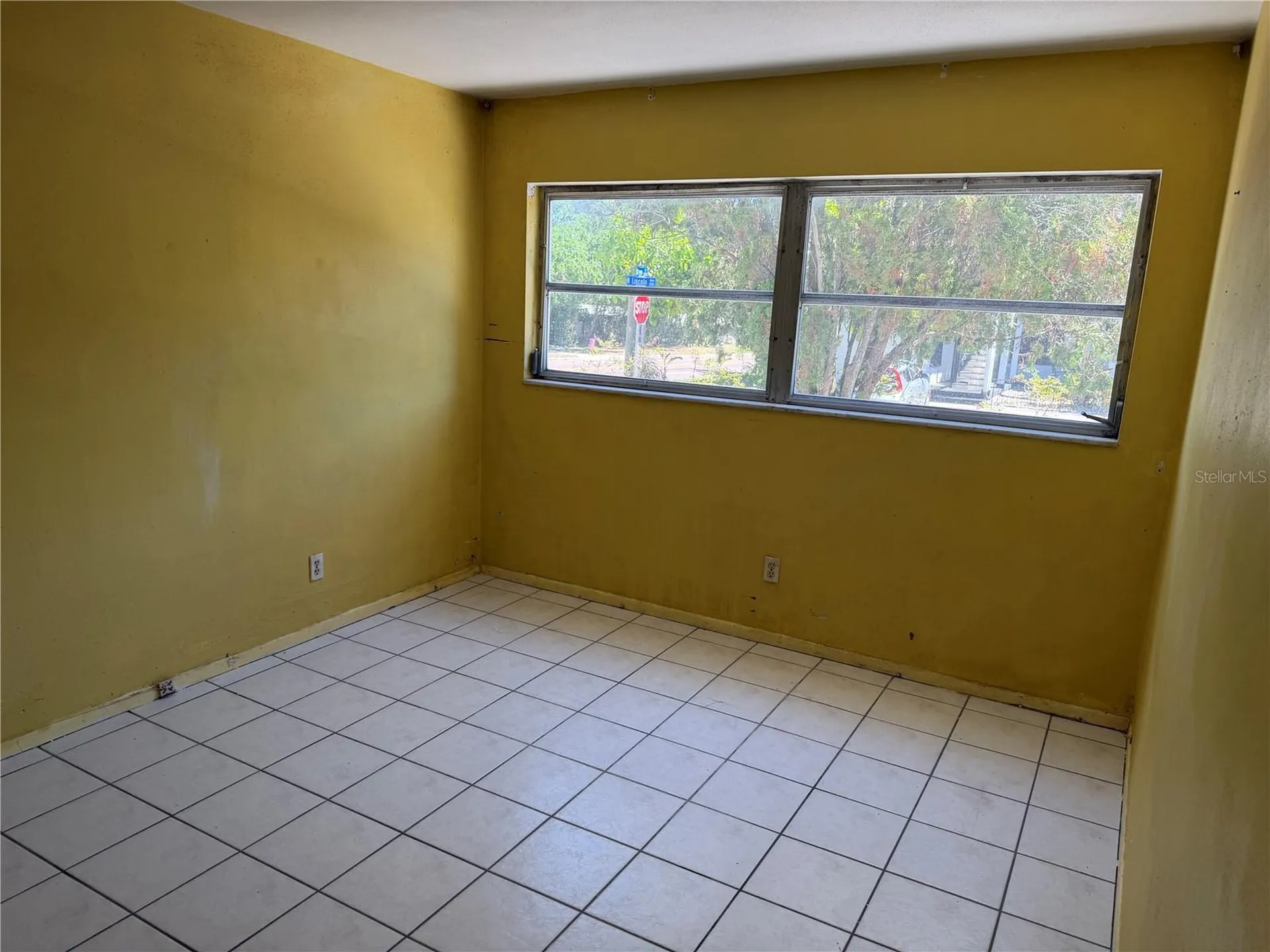 1221 Drew Street Clearwater FL 33755