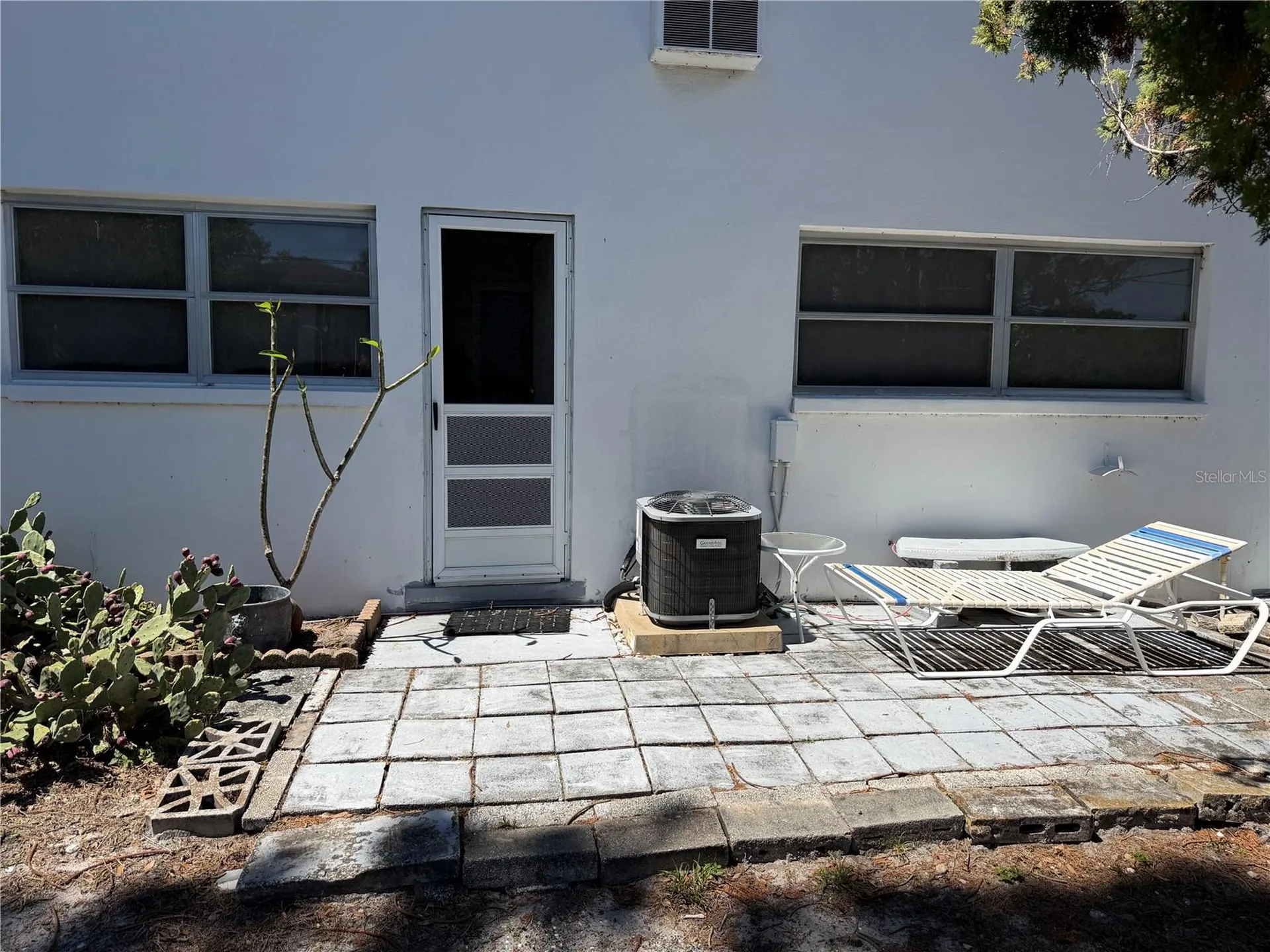 1221 Drew Street Clearwater FL 33755
