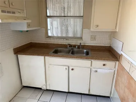 1221 Drew Street Clearwater FL 33755