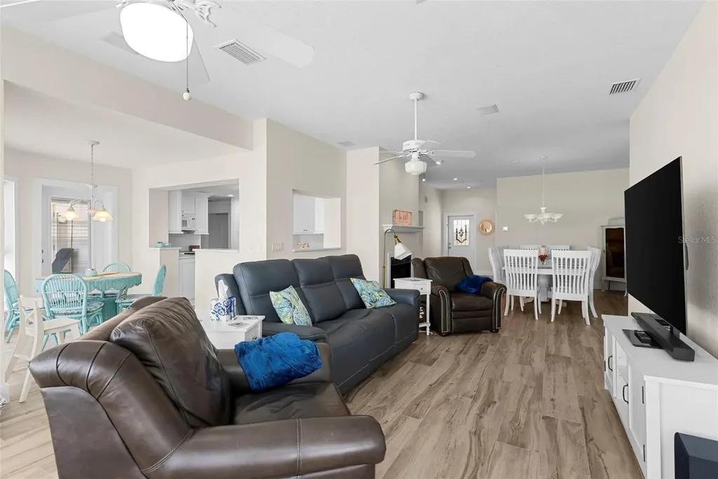 11445 9th Street E Treasure Island FL 33706