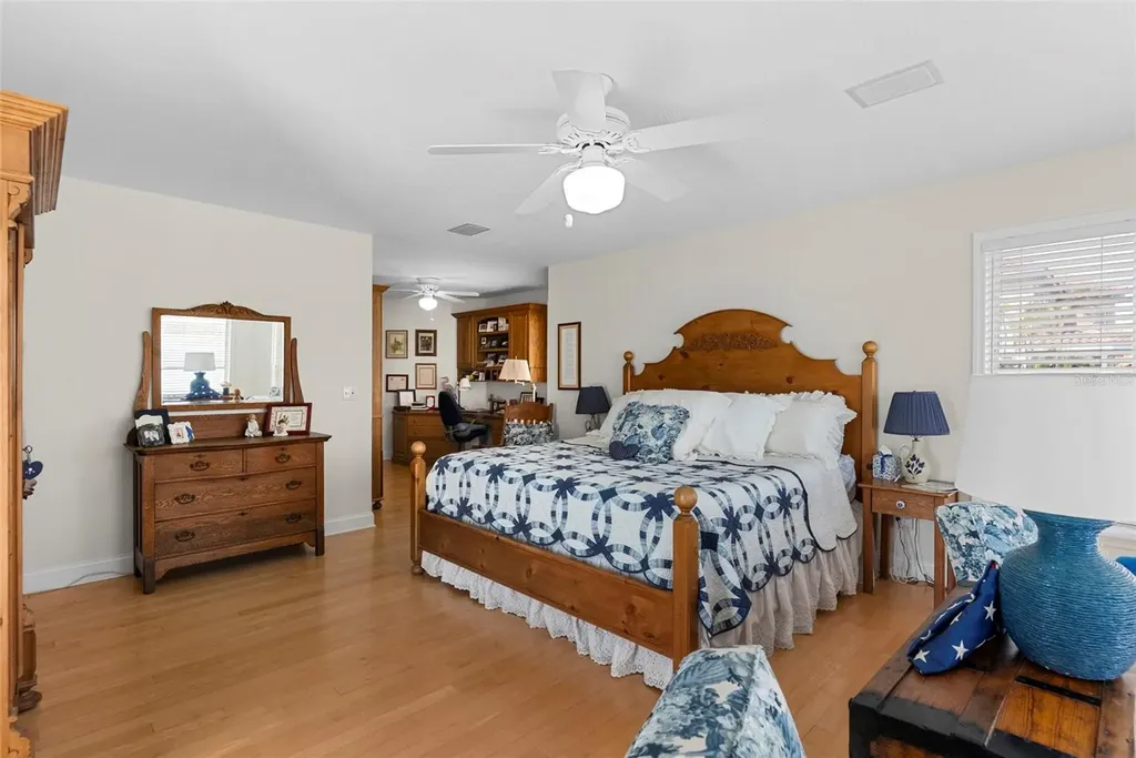 11445 9th Street E Treasure Island FL 33706