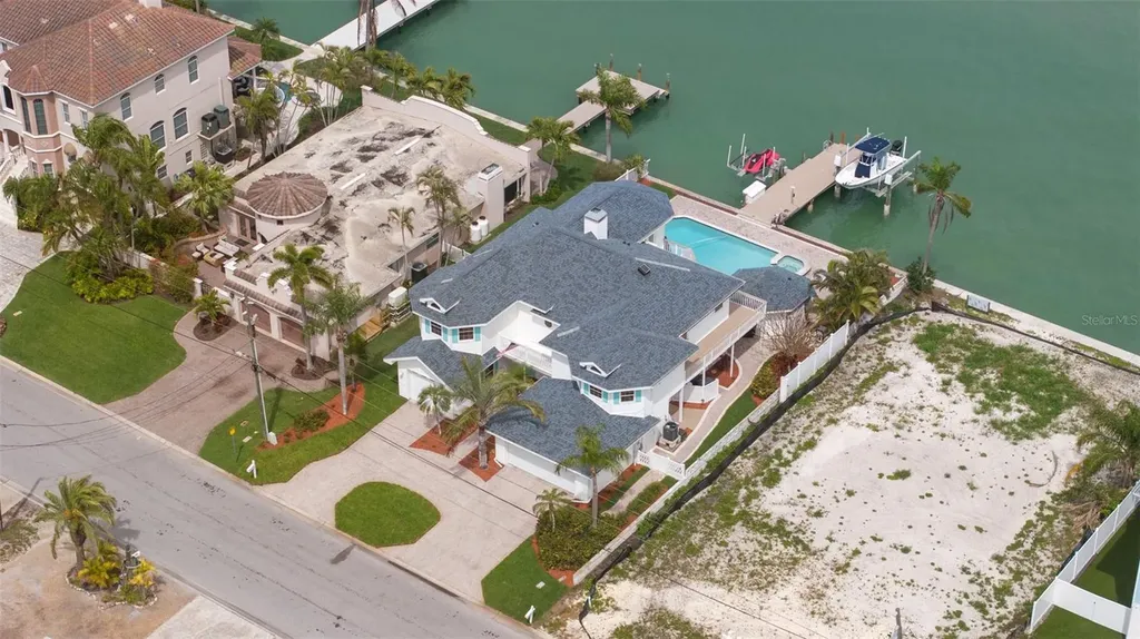 11445 9th Street E Treasure Island FL 33706