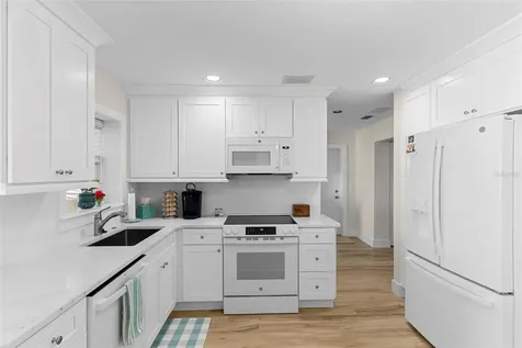 11445 9th Street E Treasure Island FL 33706