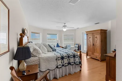 11445 9th Street E Treasure Island FL 33706