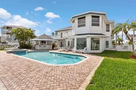 11445 9th Street E Treasure Island FL 33706