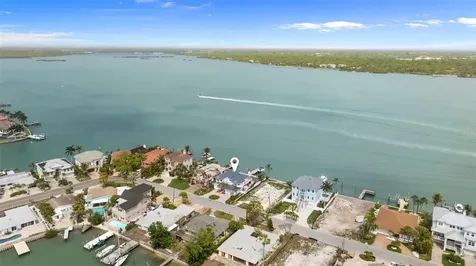 11445 9th Street E Treasure Island FL 33706