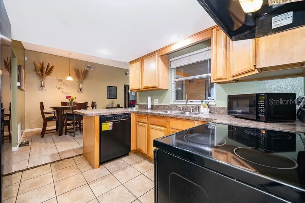 612 Riverwoods Circle Orlando FL 32825