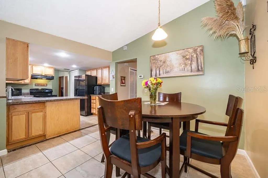 612 Riverwoods Circle Orlando FL 32825