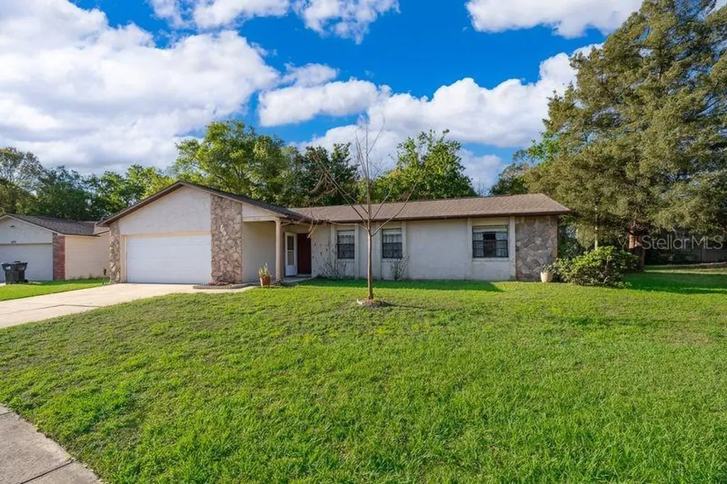 612 Riverwoods Circle Orlando FL 32825