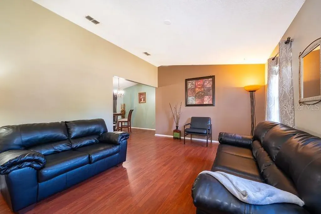 612 Riverwoods Circle Orlando FL 32825