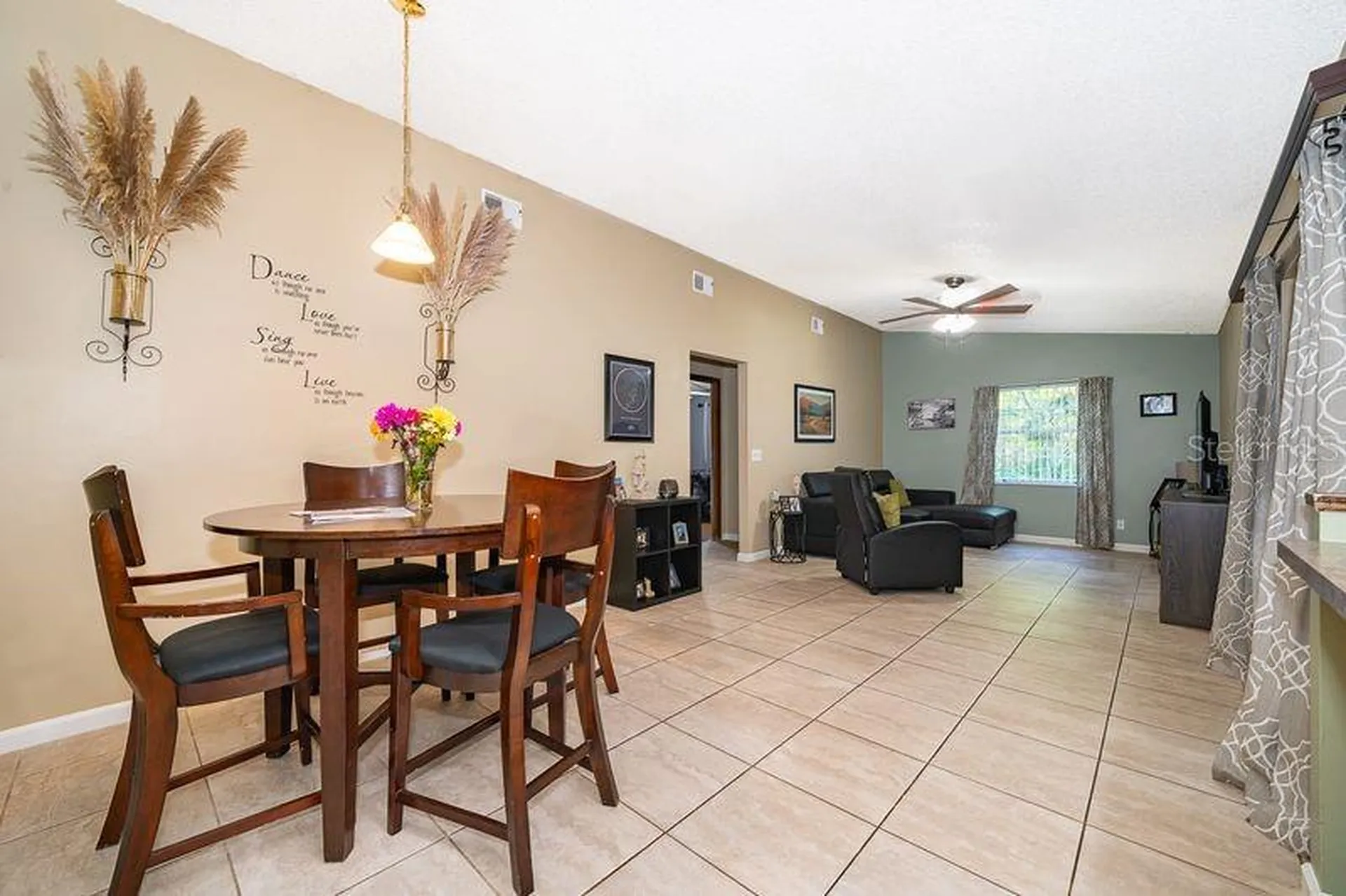 612 Riverwoods Circle Orlando FL 32825