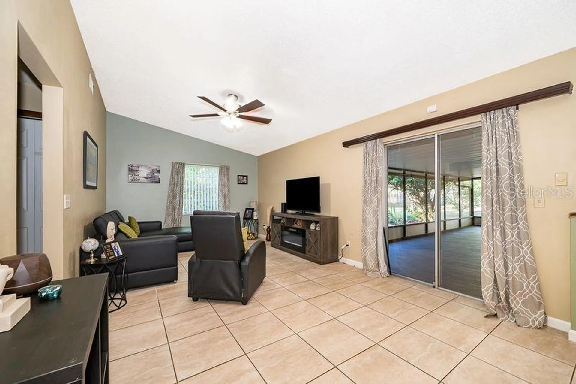 612 Riverwoods Circle Orlando FL 32825
