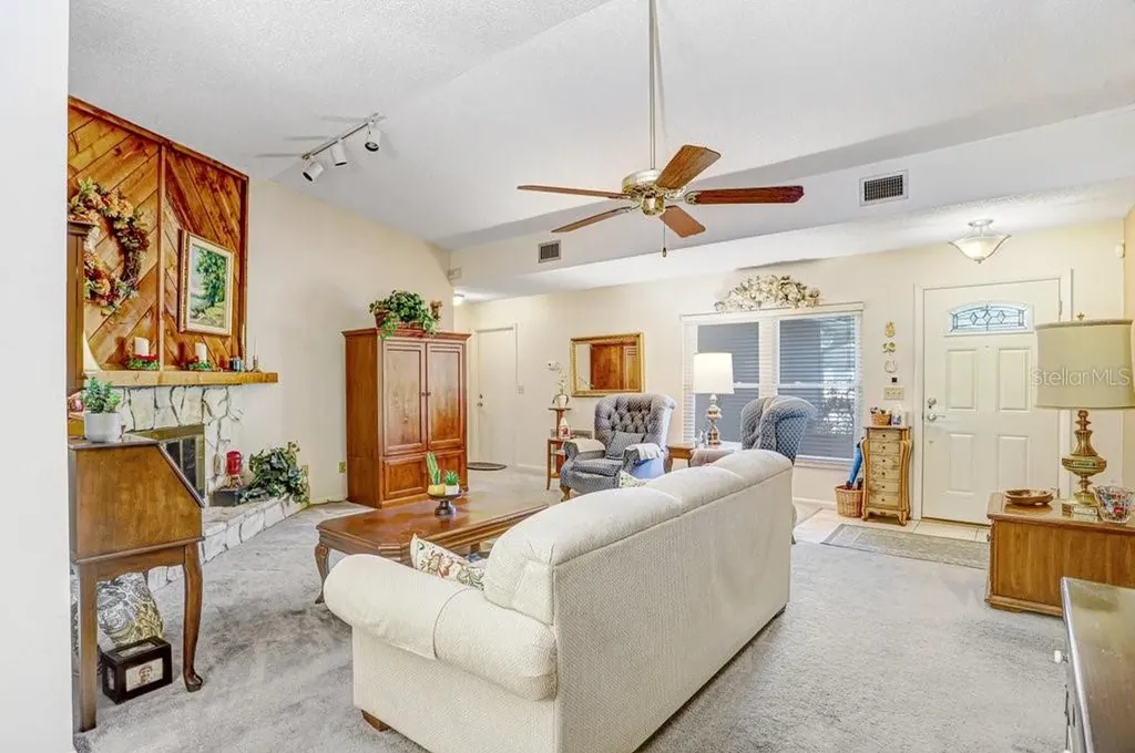 14931 Old Pointe Road Tampa FL 33613