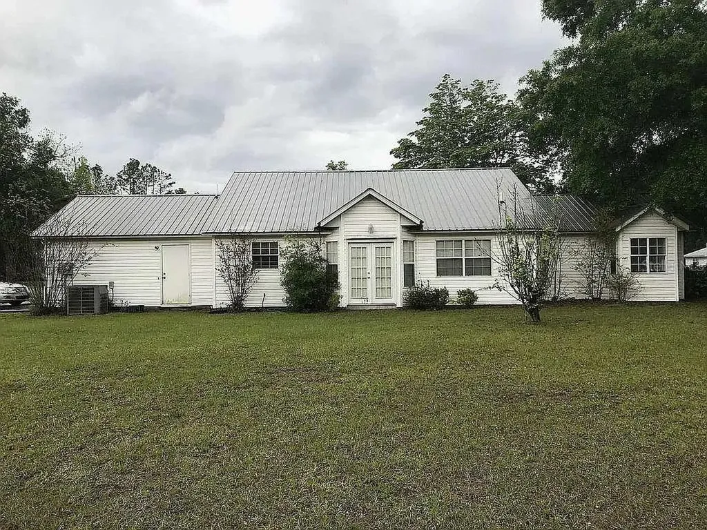 363 SW Monroe Avenue Mayo FL 32066