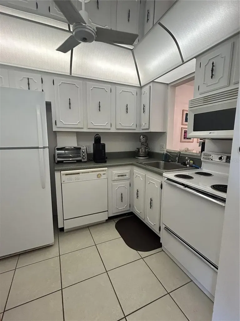 11485 Oakhurst Road Largo FL 33774
