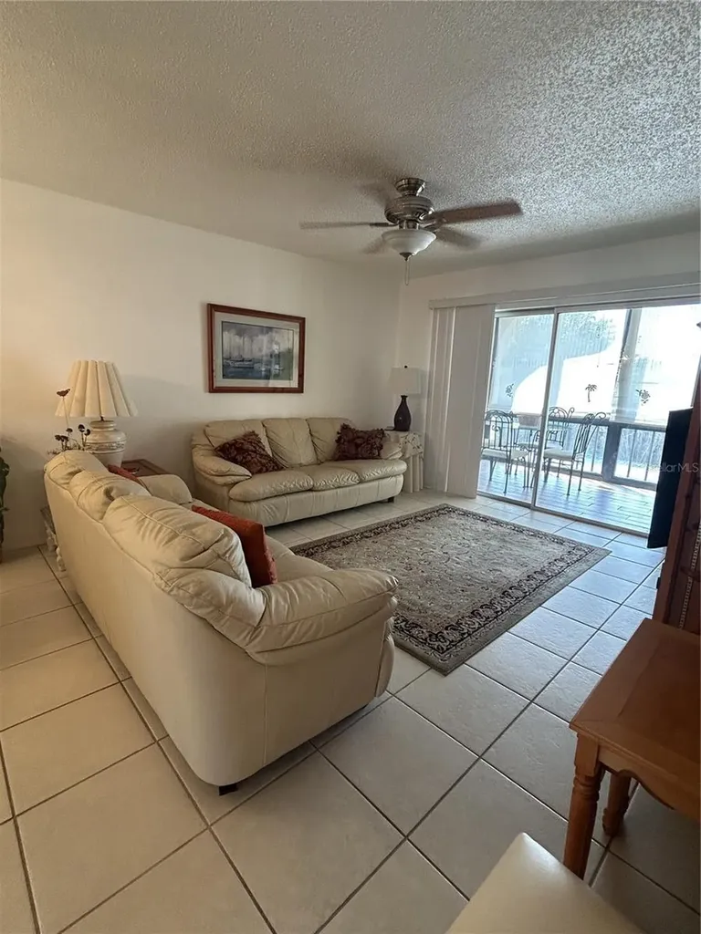 11485 Oakhurst Road Largo FL 33774