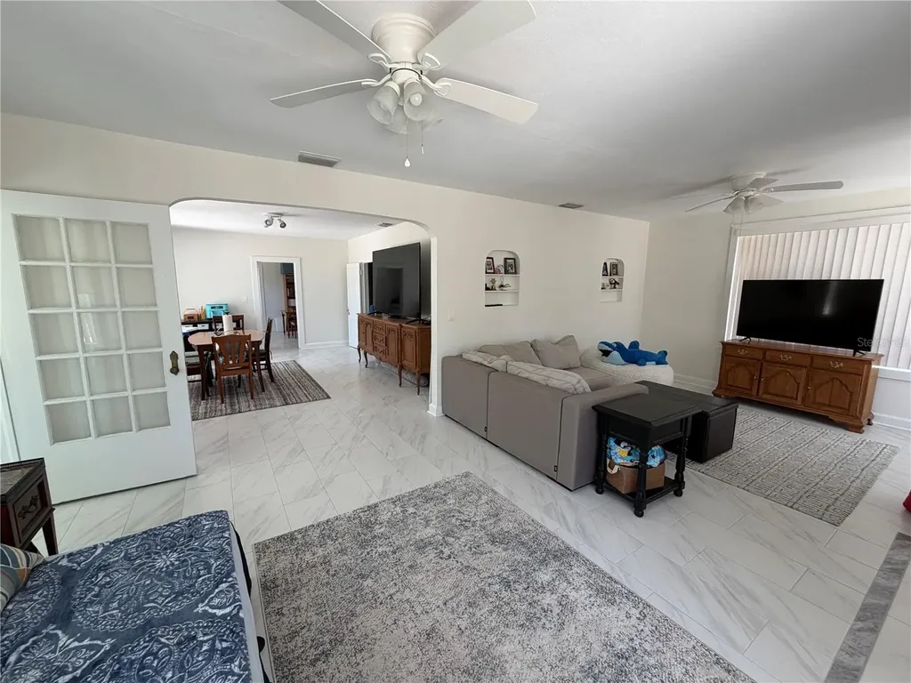 850 Mandalay Avenue Clearwater Beach FL 33767
