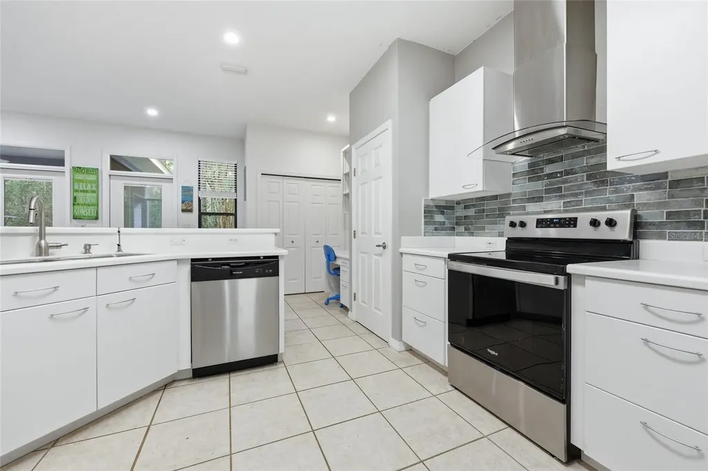 928 NW 120th Street Gainesville FL 32606