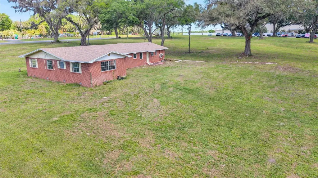 9935 N Us Highway 301 Wildwood FL 34785
