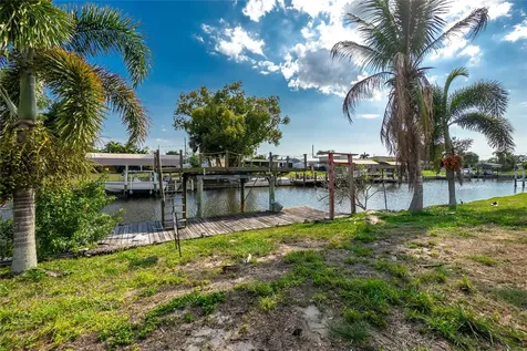 117 Bedford Drive NE Port Charlotte FL 33952