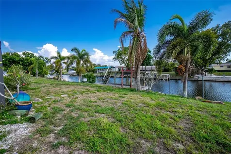 117 Bedford Drive NE Port Charlotte FL 33952