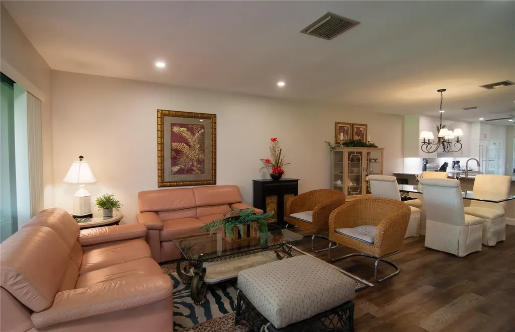 5635 Golf Pointe Drive Sarasota FL 34243