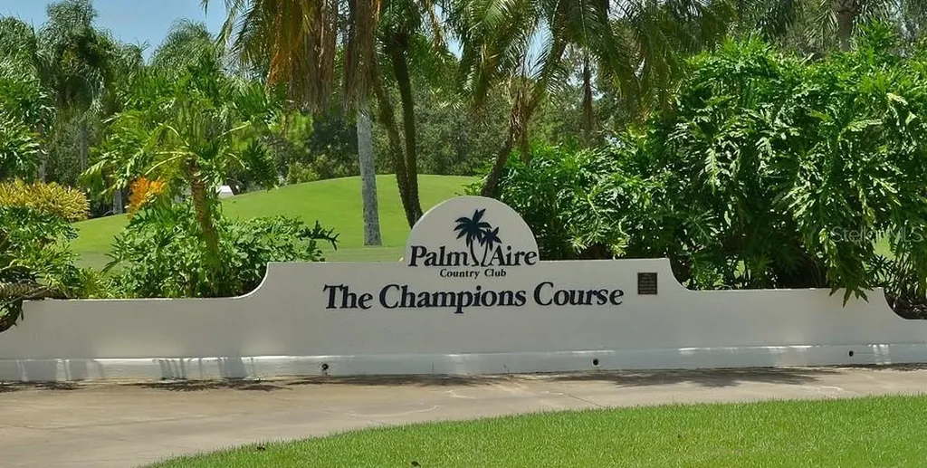 5635 Golf Pointe Drive Sarasota FL 34243