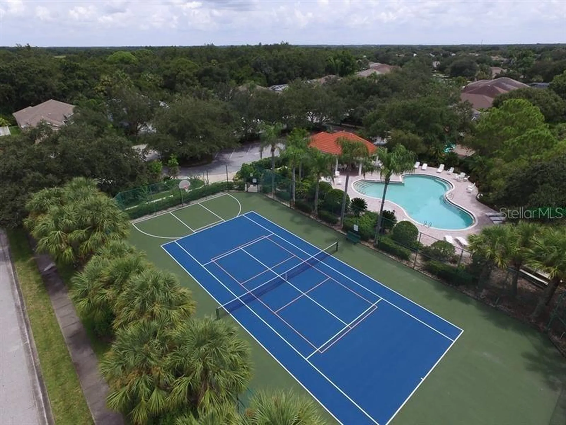 5635 Golf Pointe Drive Sarasota FL 34243