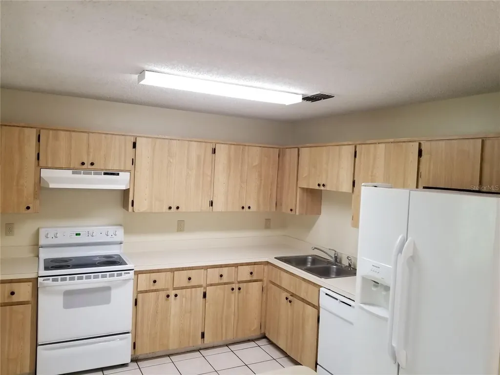 8202 Broward Place Temple Terrace FL 33637