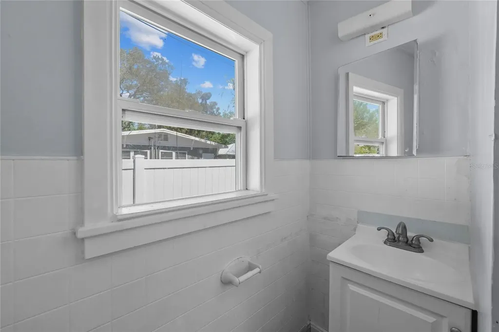 614 Beverly Avenue Largo FL 33770