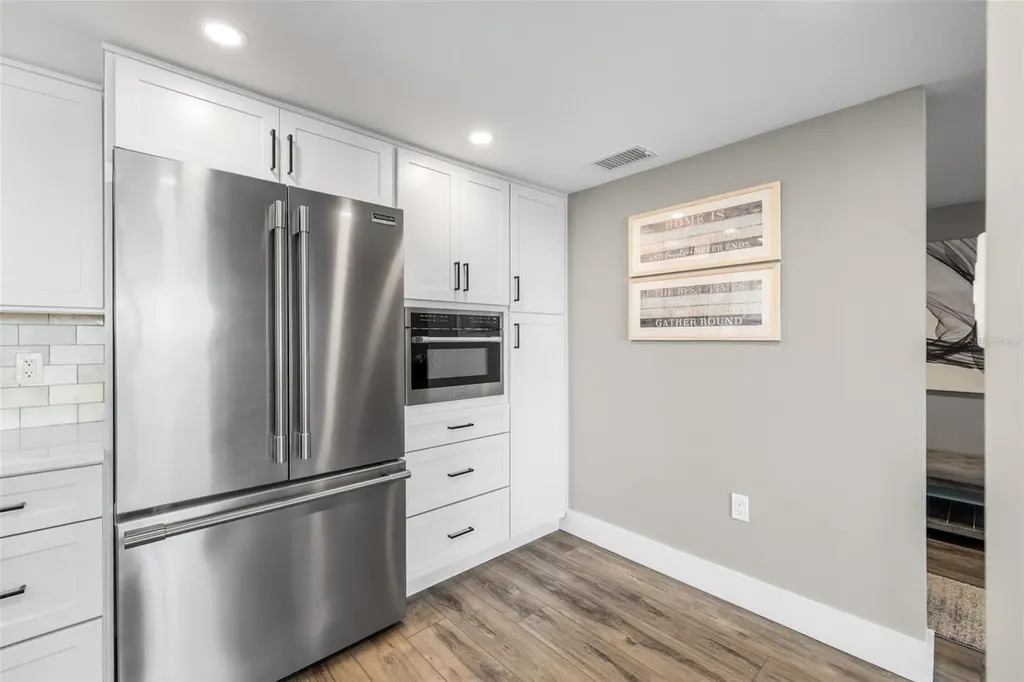 400 Island Way Clearwater Beach FL 33767