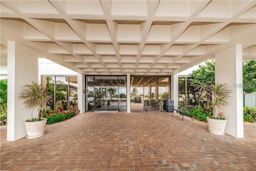 400 Island Way Clearwater Beach FL 33767
