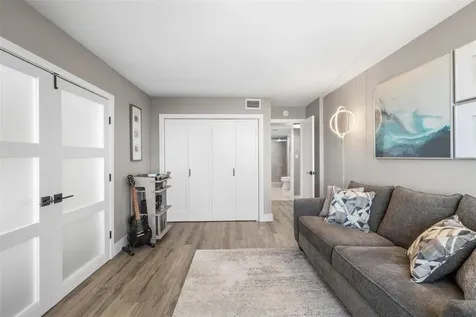 400 Island Way Clearwater Beach FL 33767