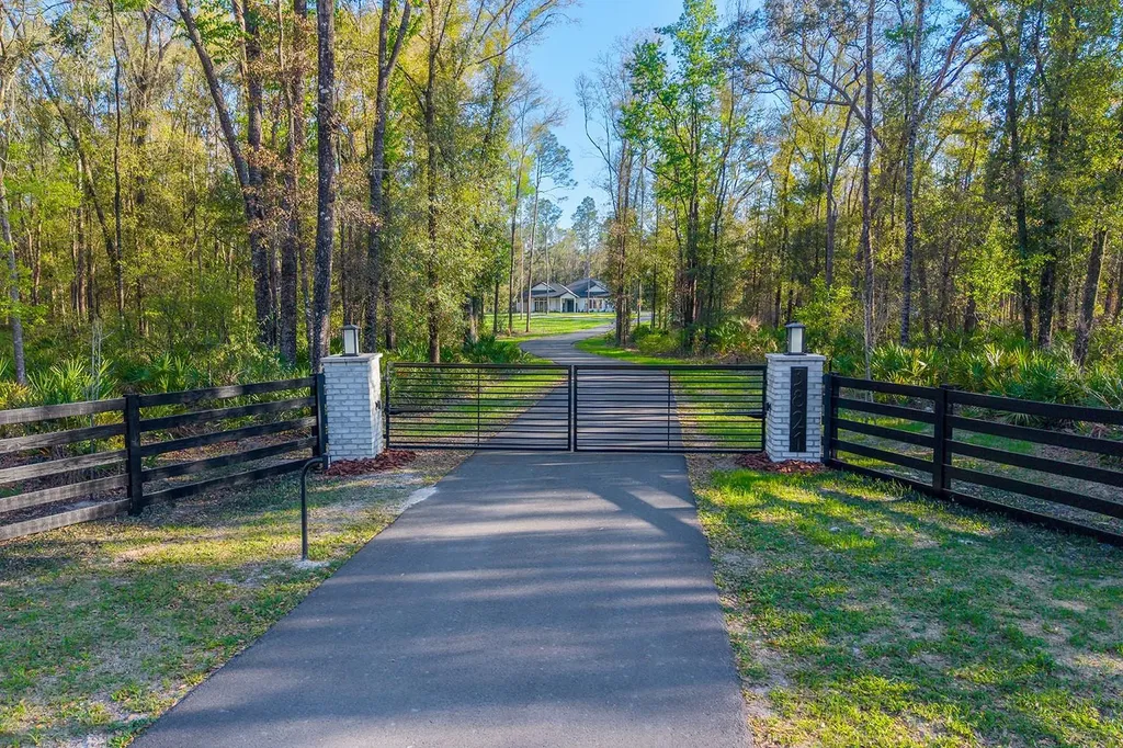 3821 NE County Road 138 High Springs FL 32643
