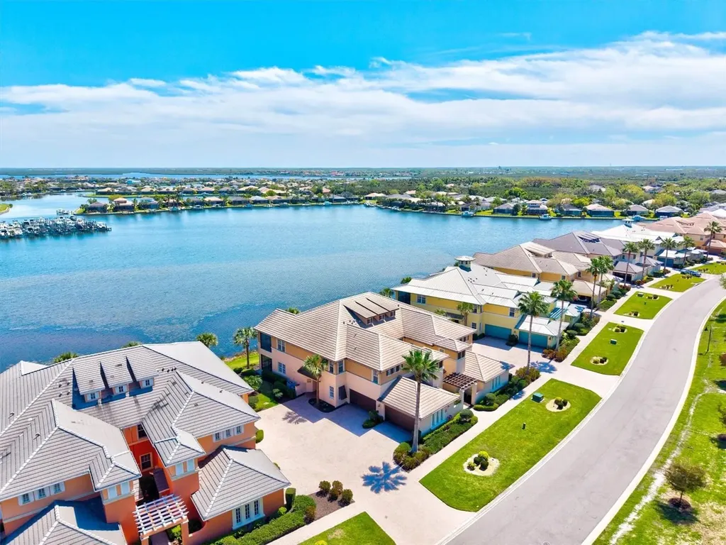 1135 Riverscape Street Bradenton FL 34208