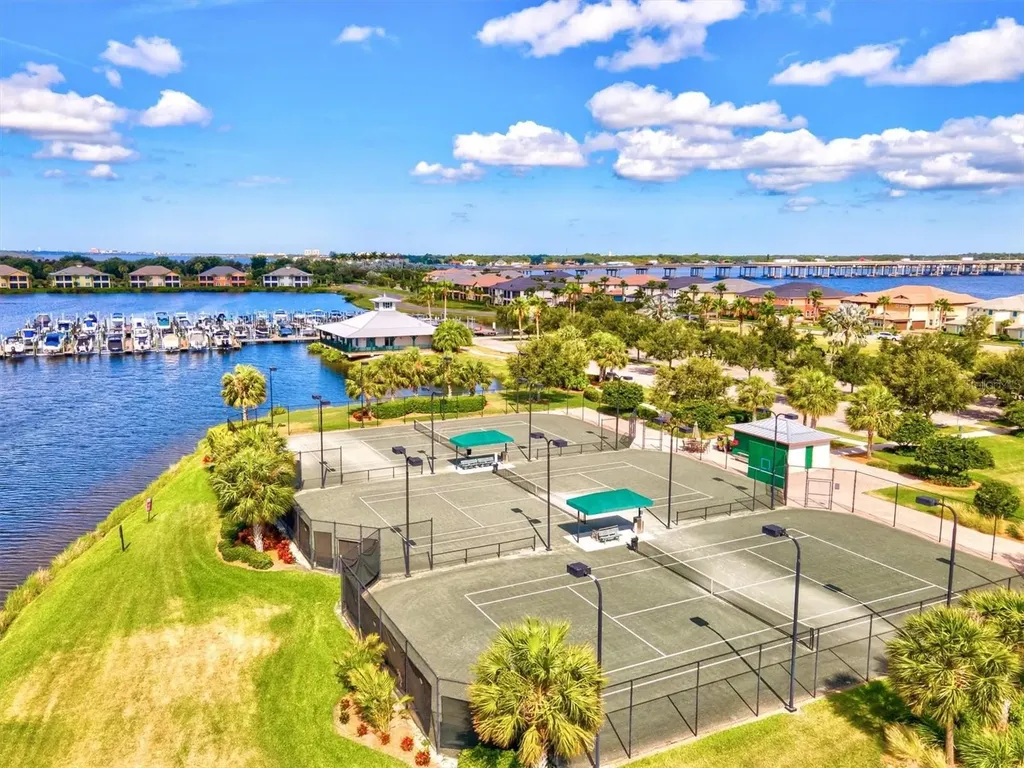 1135 Riverscape Street Bradenton FL 34208