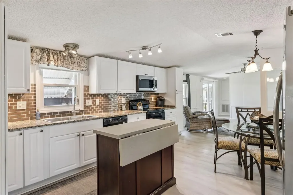 8556 Breeze Hill Drive Lake Wales FL 33898