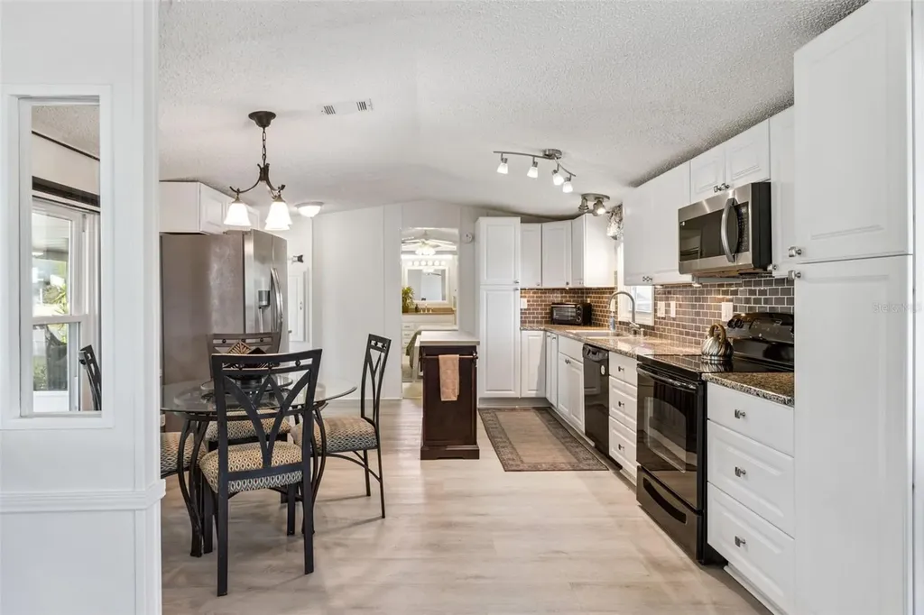 8556 Breeze Hill Drive Lake Wales FL 33898