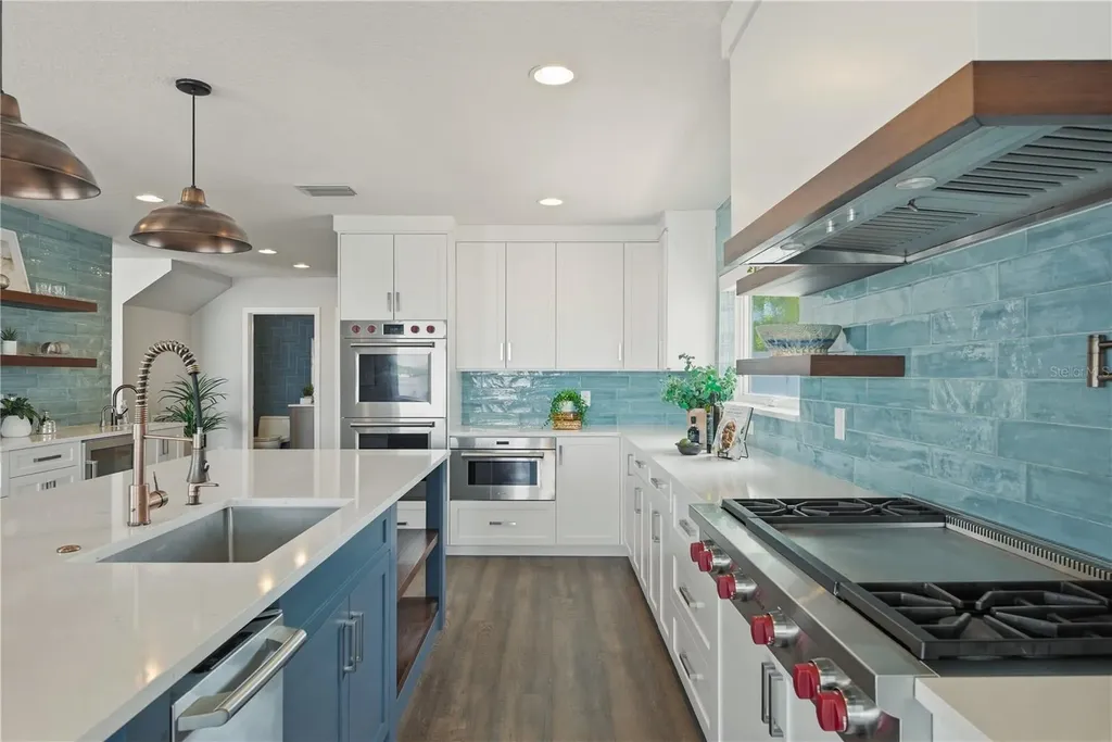 915 Bayshore Drive Tarpon Springs FL 34689
